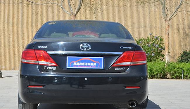 丰田凯美瑞后面